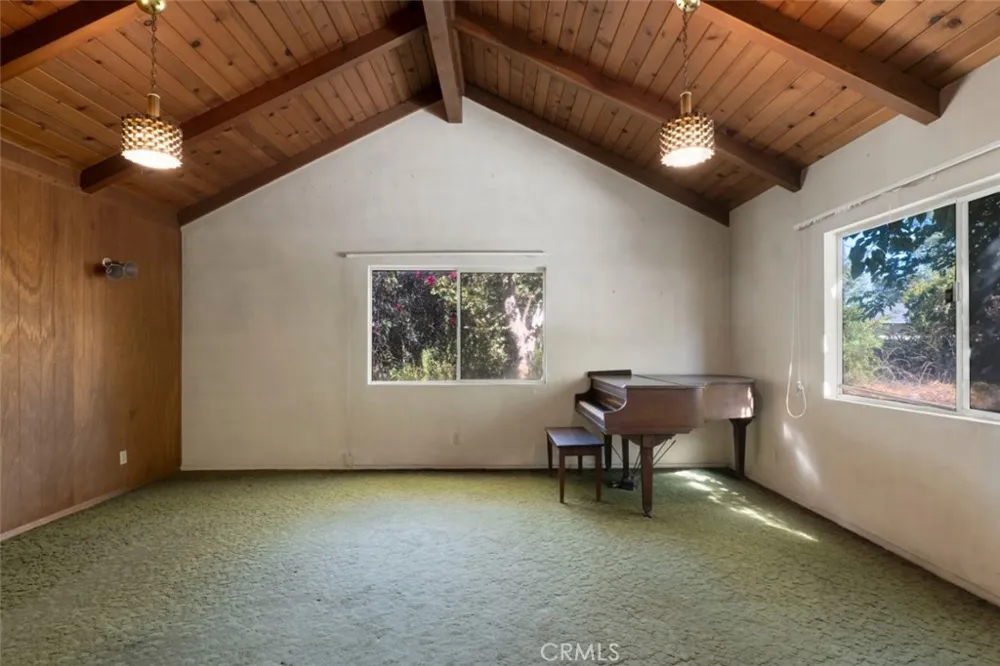 5412 Ben Avenue Valley Village, CA 91607