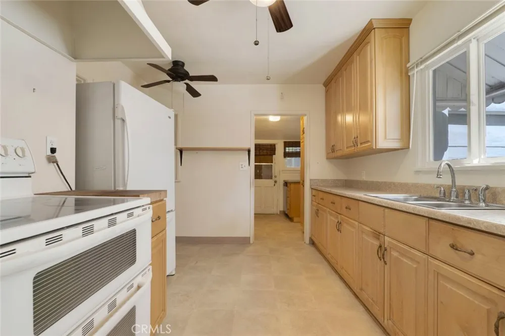 5412 Ben Avenue Valley Village, CA 91607