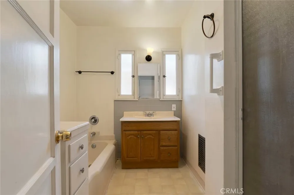 5412 Ben Avenue Valley Village, CA 91607