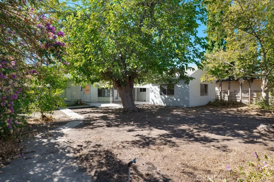 5412 Ben Avenue Valley Village, CA 91607