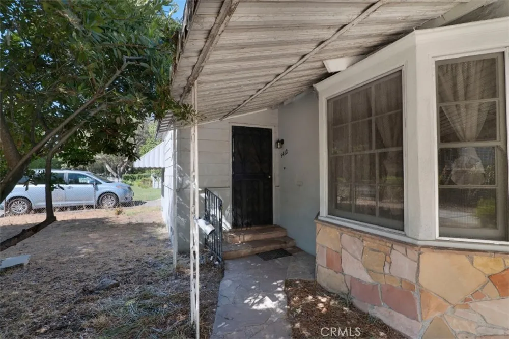 5412 Ben Avenue Valley Village, CA 91607