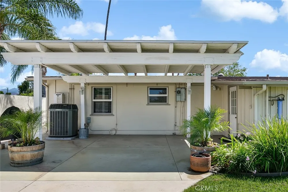 4939 De Lay Avenue Covina, CA 91722