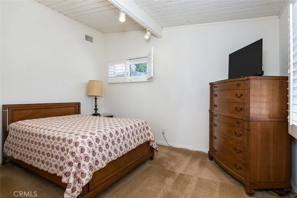 4939 De Lay Avenue Covina, CA 91722