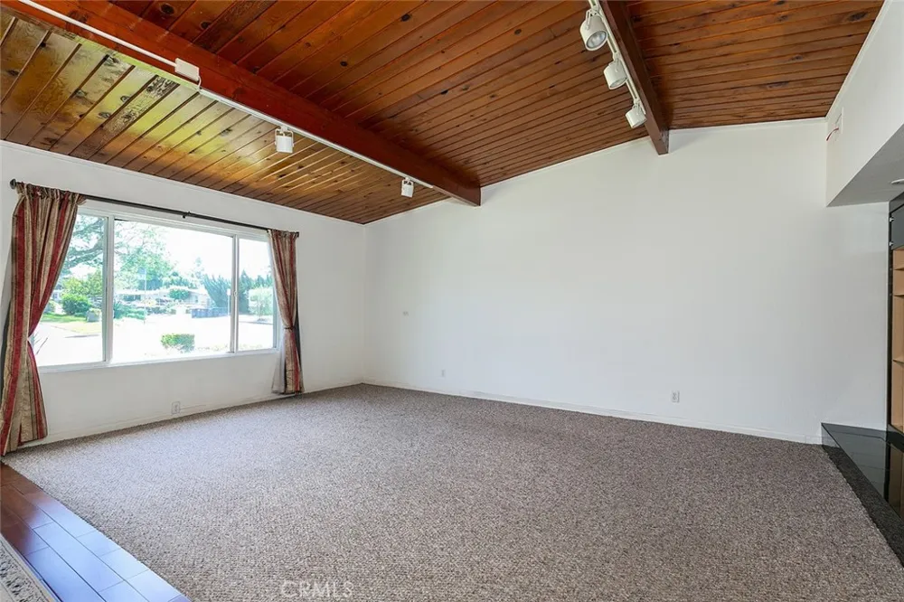 4939 De Lay Avenue Covina, CA 91722