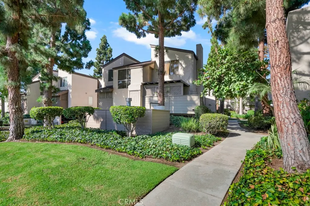 1270 Cabrillo Park Santa Ana, CA 92701