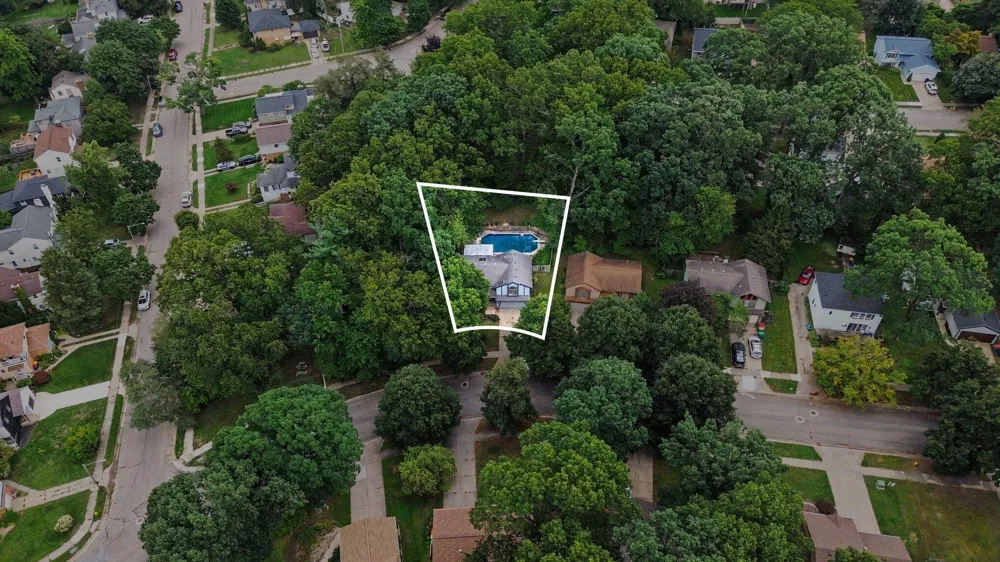 1312 Gladstone Drive SE Grand Rapids, MI 49506