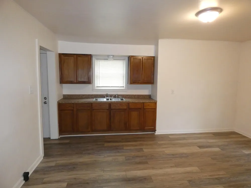 1330 Bishop Avenue Benton Harbor, MI 49022