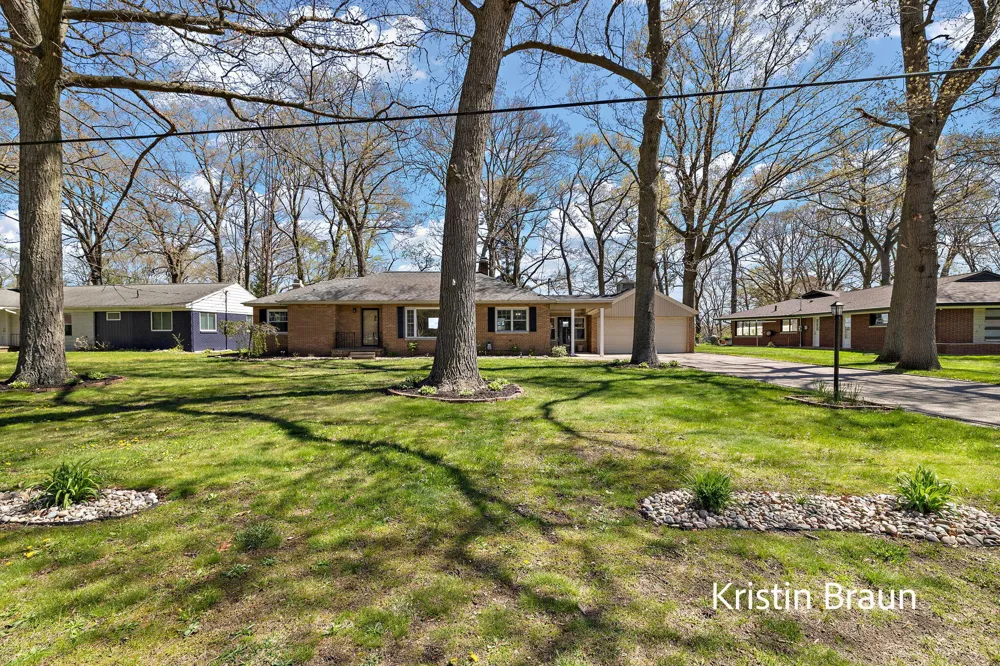 4078 Highgate Road Norton Shores, MI 49441