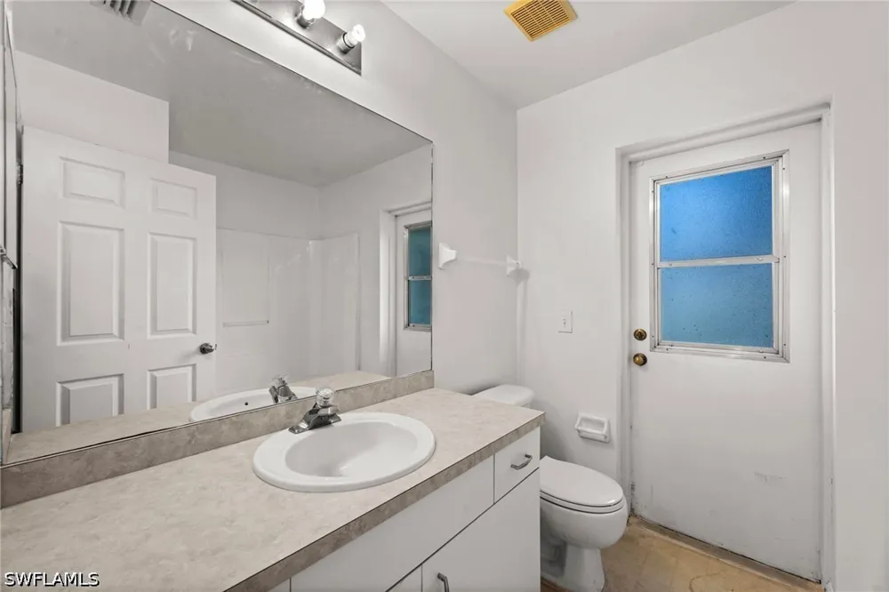 31st Avenue NE Naples, FL 34120