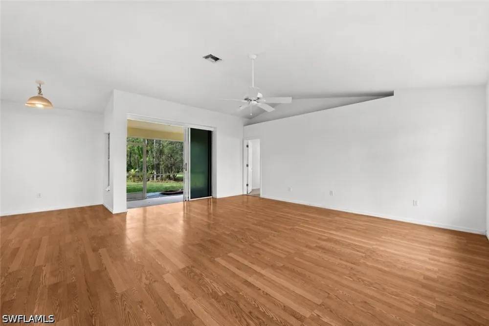 31st Avenue NE Naples, FL 34120