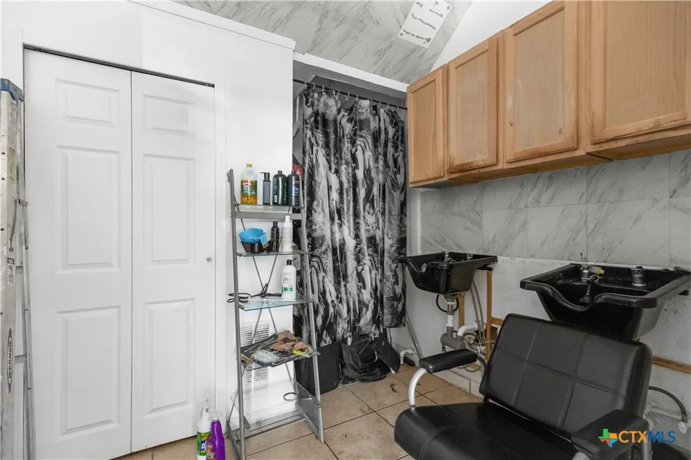 334 E Avenue D Killeen, TX 76541
