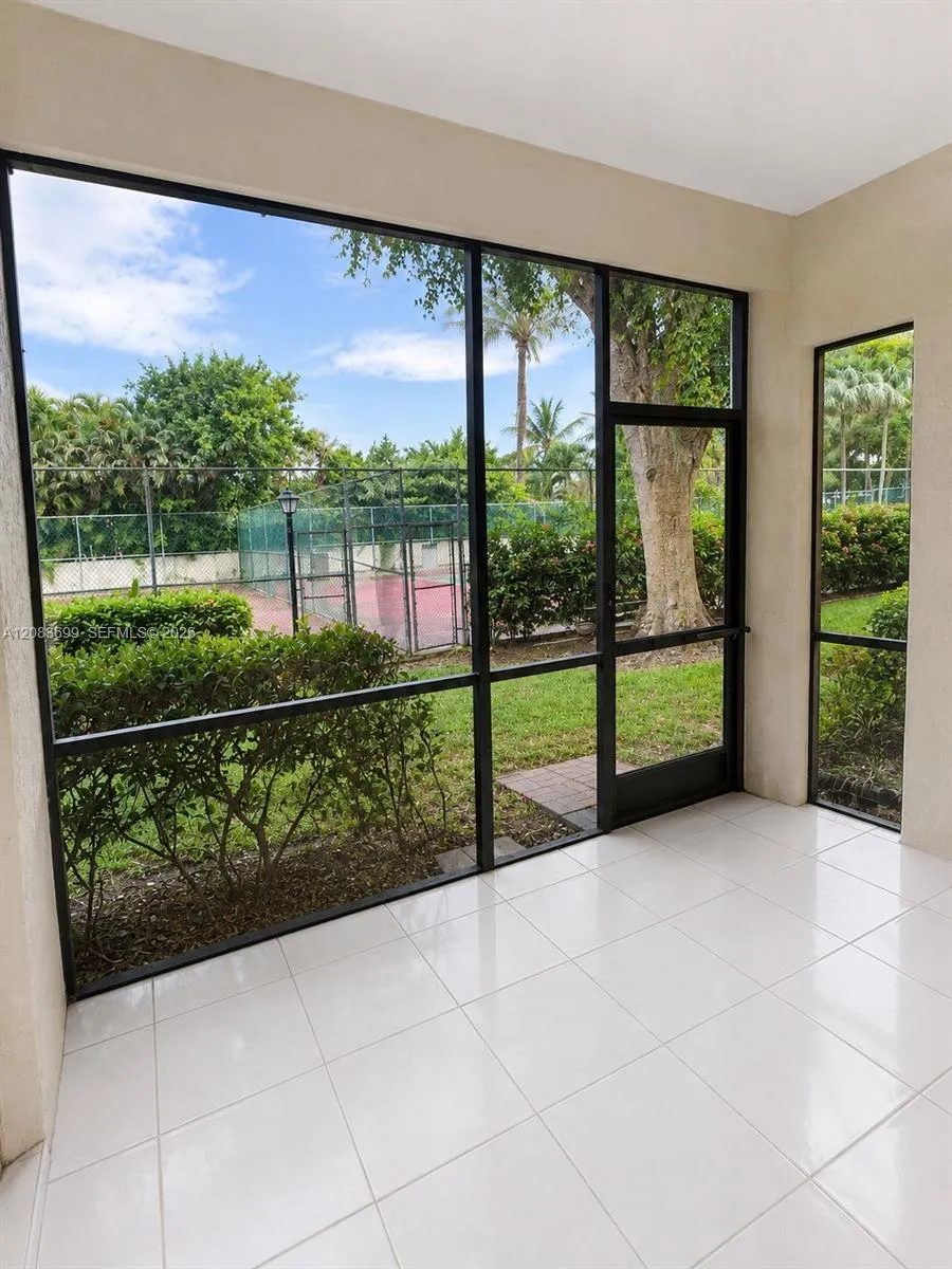 128 S Cypress Rd #816 Pompano Beach, FL 33060