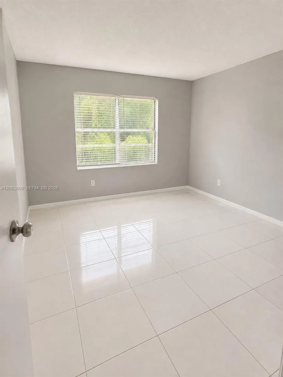 128 S Cypress Rd #816 Pompano Beach, FL 33060