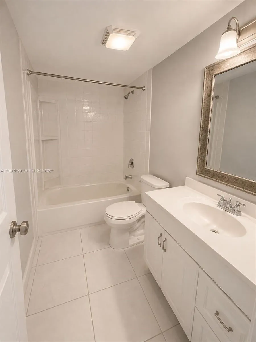 128 S Cypress Rd #816 Pompano Beach, FL 33060