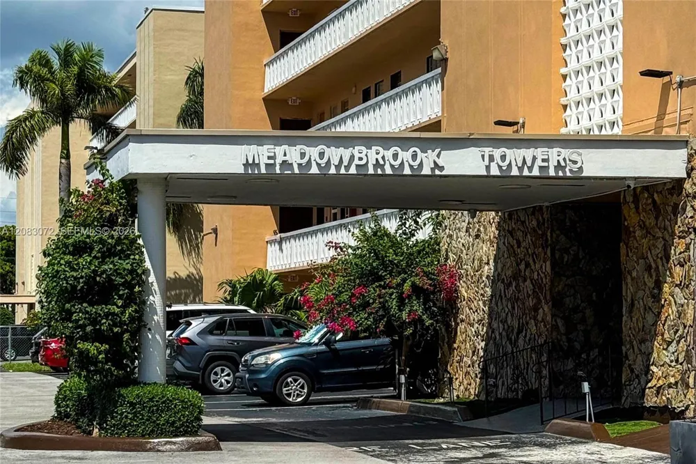 301 NE 14th Ave #504 Hallandale Beach, FL 33009