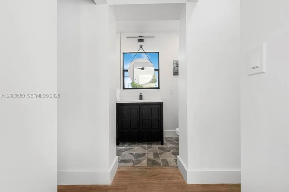 218 SW 10th Ave Delray Beach, FL 33444