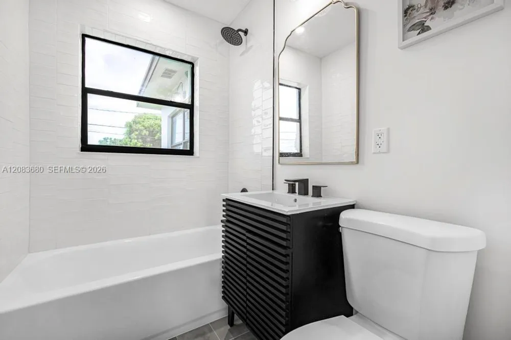 218 SW 10th Ave Delray Beach, FL 33444