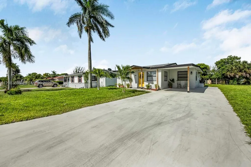 218 SW 10th Ave Delray Beach, FL 33444