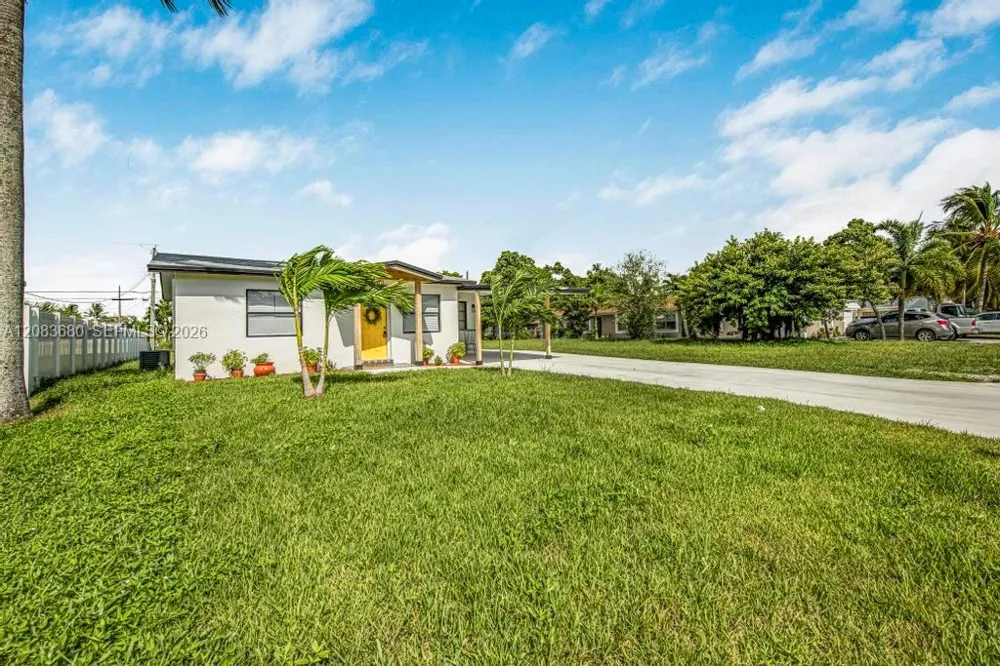 218 SW 10th Ave Delray Beach, FL 33444