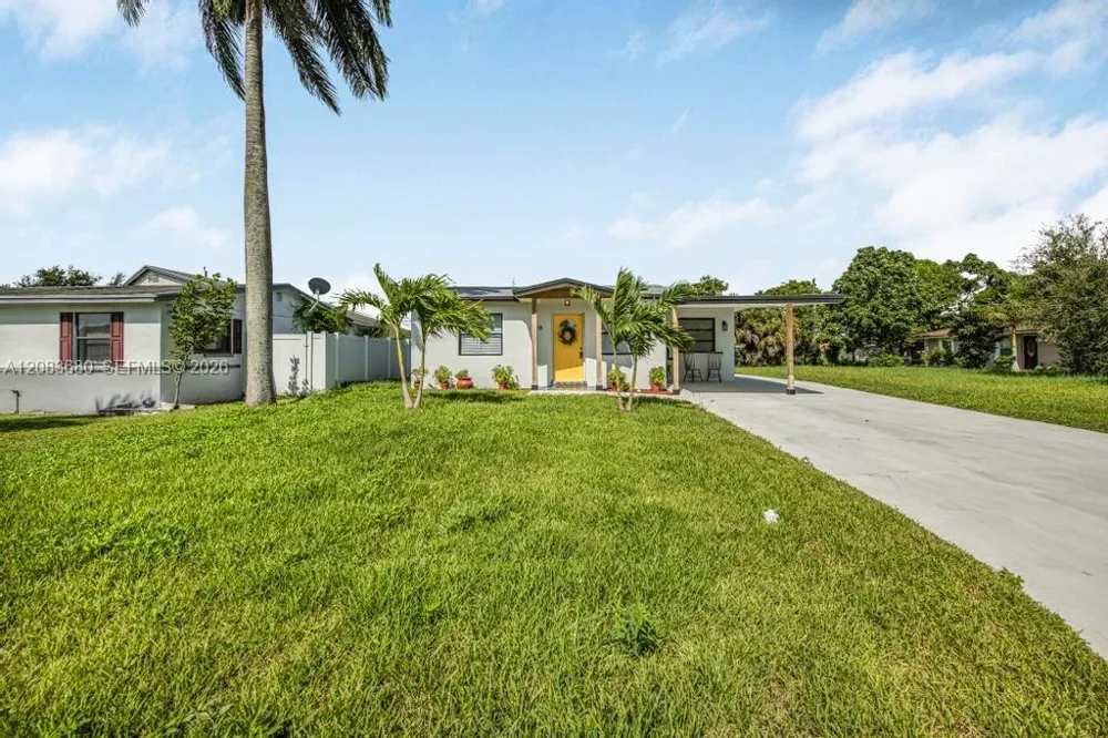 218 SW 10th Ave Delray Beach, FL 33444
