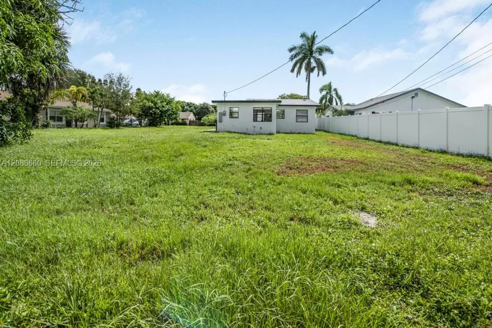 218 SW 10th Ave Delray Beach, FL 33444