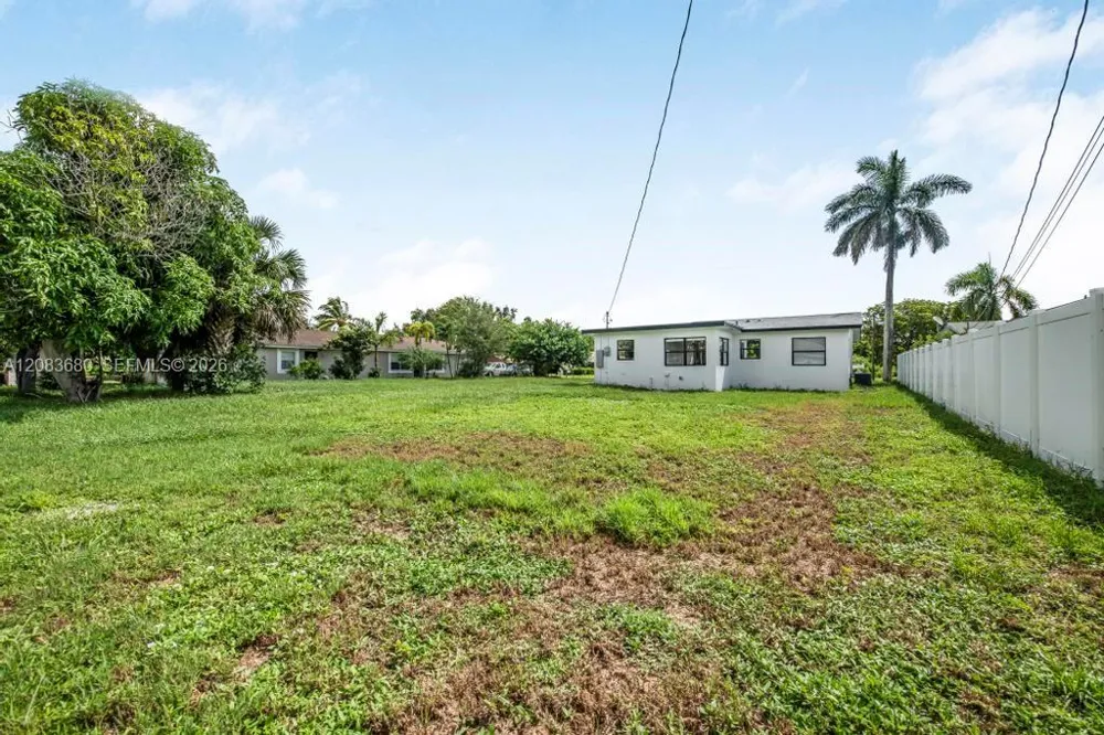 218 SW 10th Ave Delray Beach, FL 33444