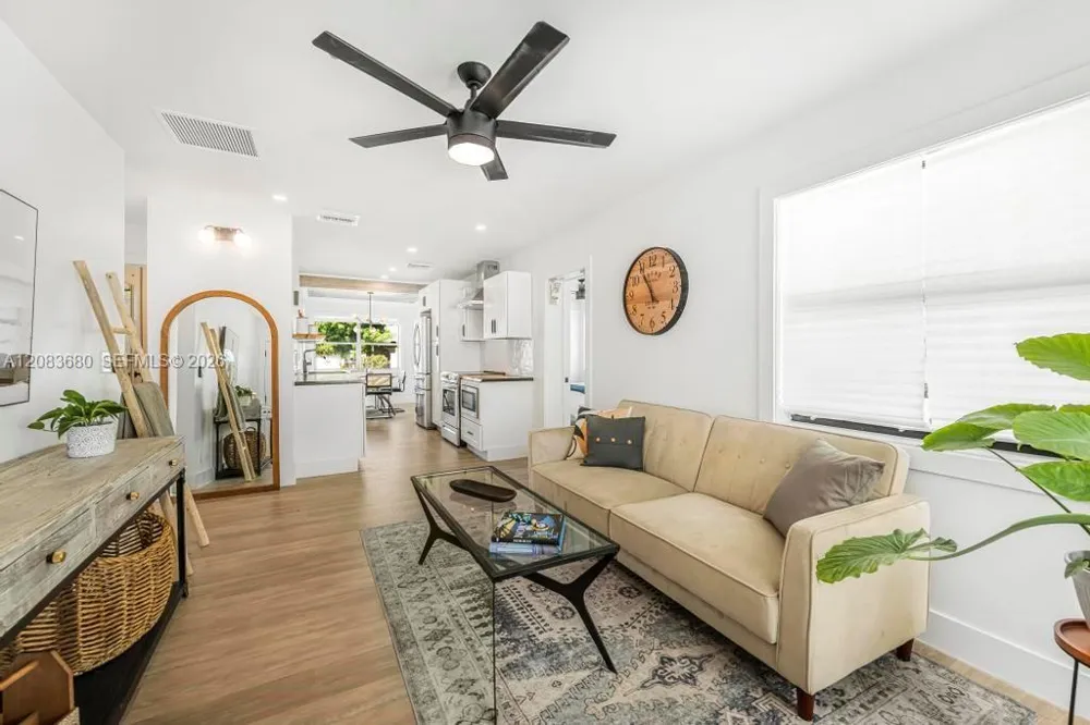 218 SW 10th Ave Delray Beach, FL 33444