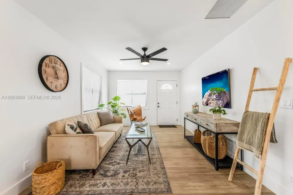 218 SW 10th Ave Delray Beach, FL 33444