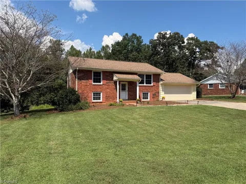 329 Hunter Hills Street