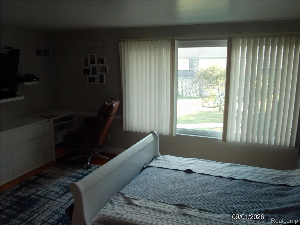 8272 Karam Boulevard #4 Warren City, MI 48093