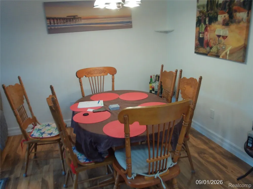 8272 Karam Boulevard #4 Warren City, MI 48093