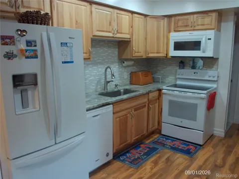 8272 Karam Boulevard #4