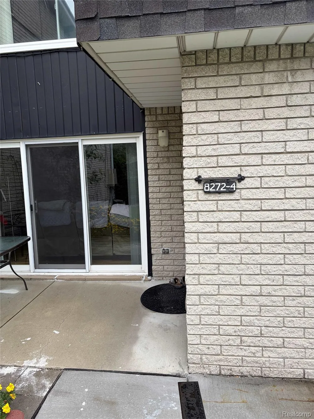 8272 Karam Boulevard #4 Warren City, MI 48093