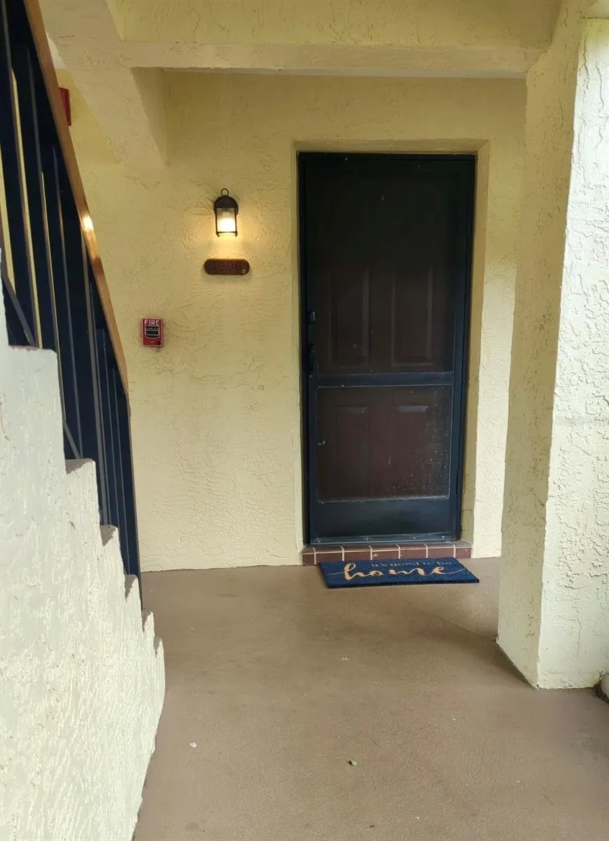 1906 HAMMOCK PINE BOULEVARD #1906 Clearwater, FL 33761