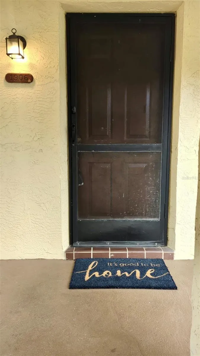 1906 HAMMOCK PINE BOULEVARD #1906 Clearwater, FL 33761