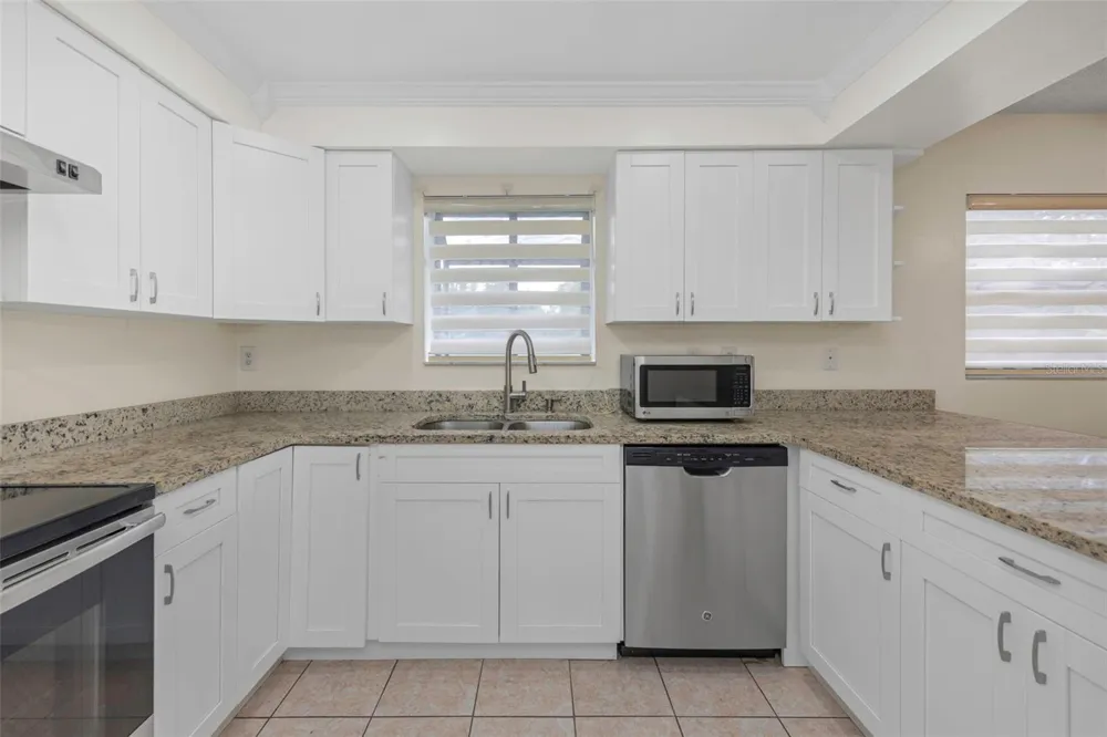1906 HAMMOCK PINE BOULEVARD #1906 Clearwater, FL 33761