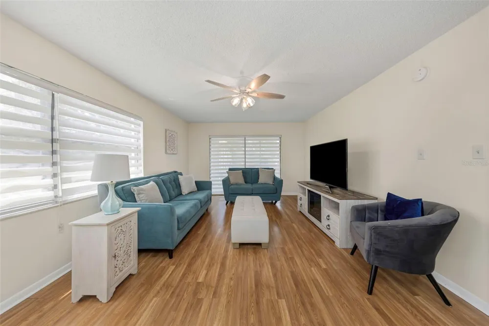 1906 HAMMOCK PINE BOULEVARD #1906 Clearwater, FL 33761
