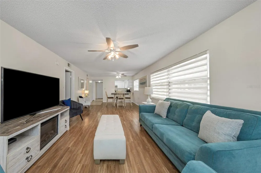 1906 HAMMOCK PINE BOULEVARD #1906 Clearwater, FL 33761