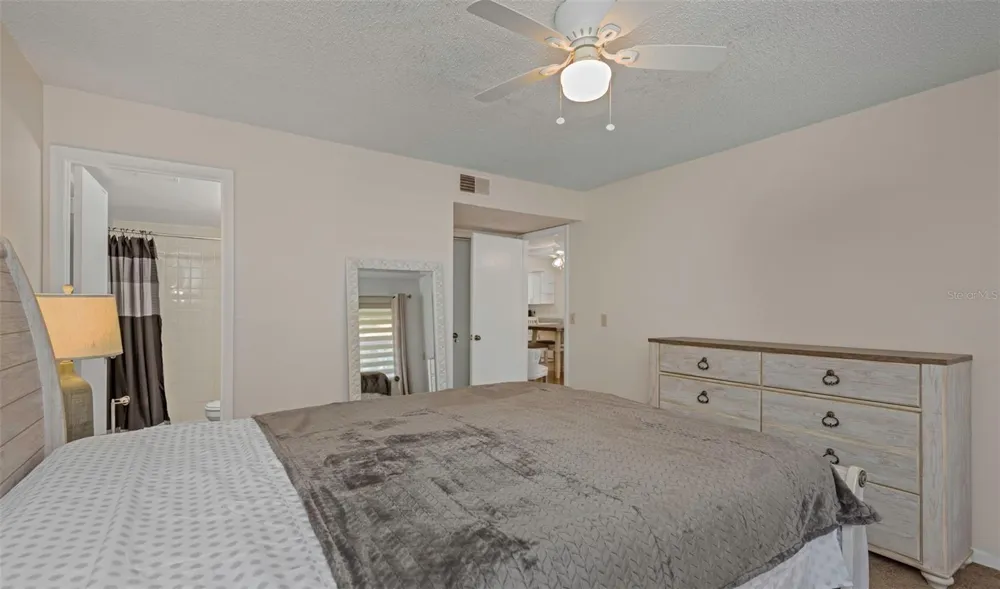 1906 HAMMOCK PINE BOULEVARD #1906 Clearwater, FL 33761