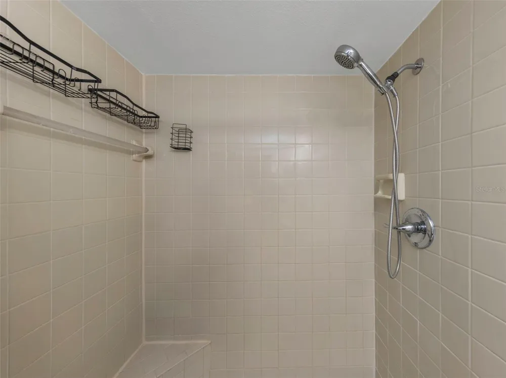 1906 HAMMOCK PINE BOULEVARD #1906 Clearwater, FL 33761