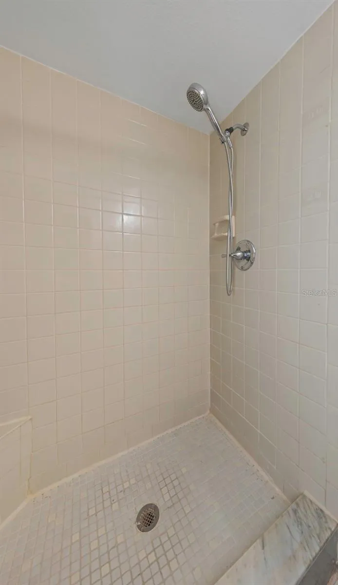1906 HAMMOCK PINE BOULEVARD #1906 Clearwater, FL 33761