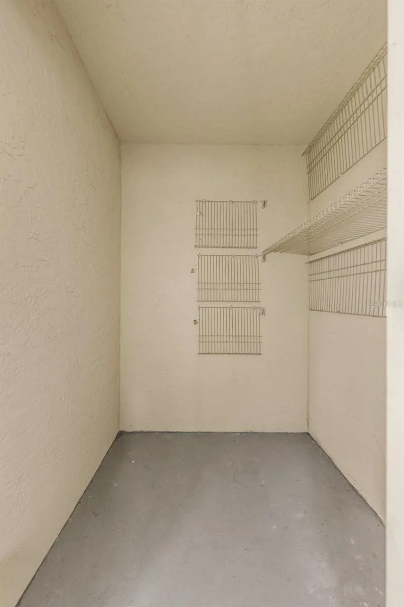 1906 HAMMOCK PINE BOULEVARD #1906 Clearwater, FL 33761