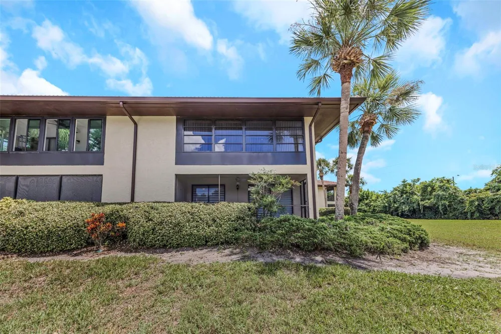 1906 HAMMOCK PINE BOULEVARD #1906 Clearwater, FL 33761