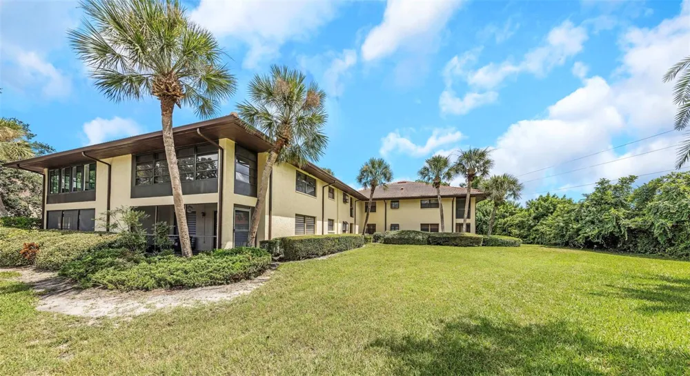 1906 HAMMOCK PINE BOULEVARD #1906 Clearwater, FL 33761