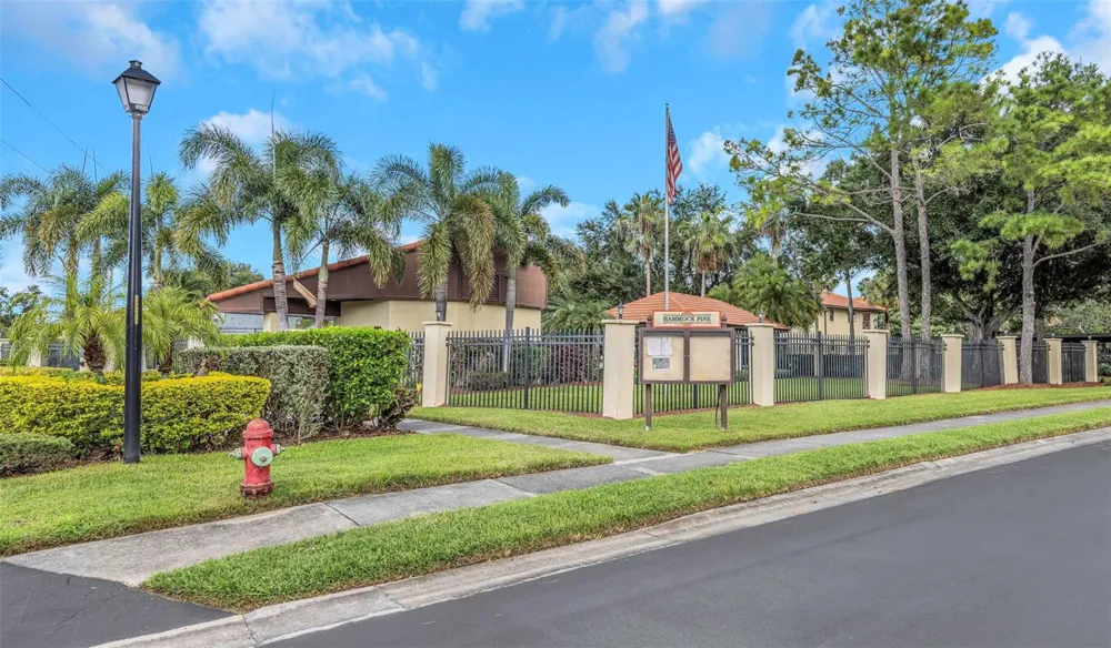 1906 HAMMOCK PINE BOULEVARD #1906 Clearwater, FL 33761