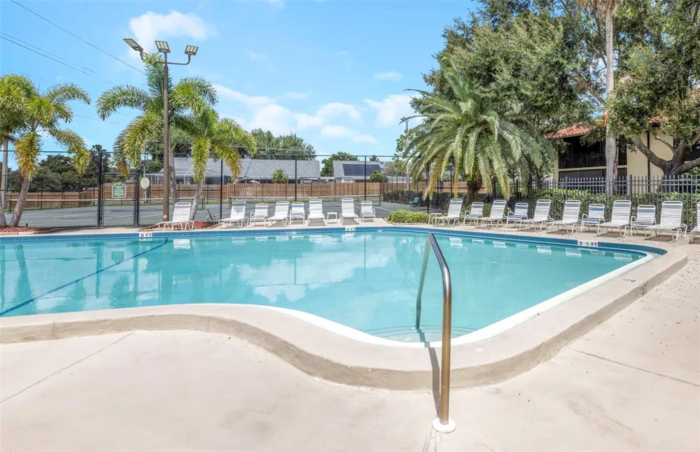 1906 HAMMOCK PINE BOULEVARD #1906 Clearwater, FL 33761
