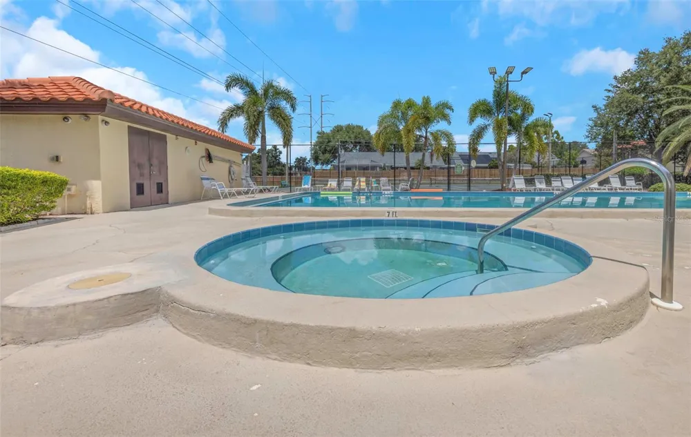 1906 HAMMOCK PINE BOULEVARD #1906 Clearwater, FL 33761
