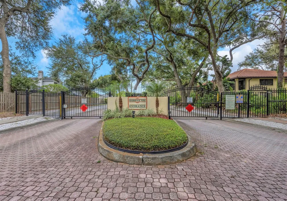 1906 HAMMOCK PINE BOULEVARD #1906 Clearwater, FL 33761