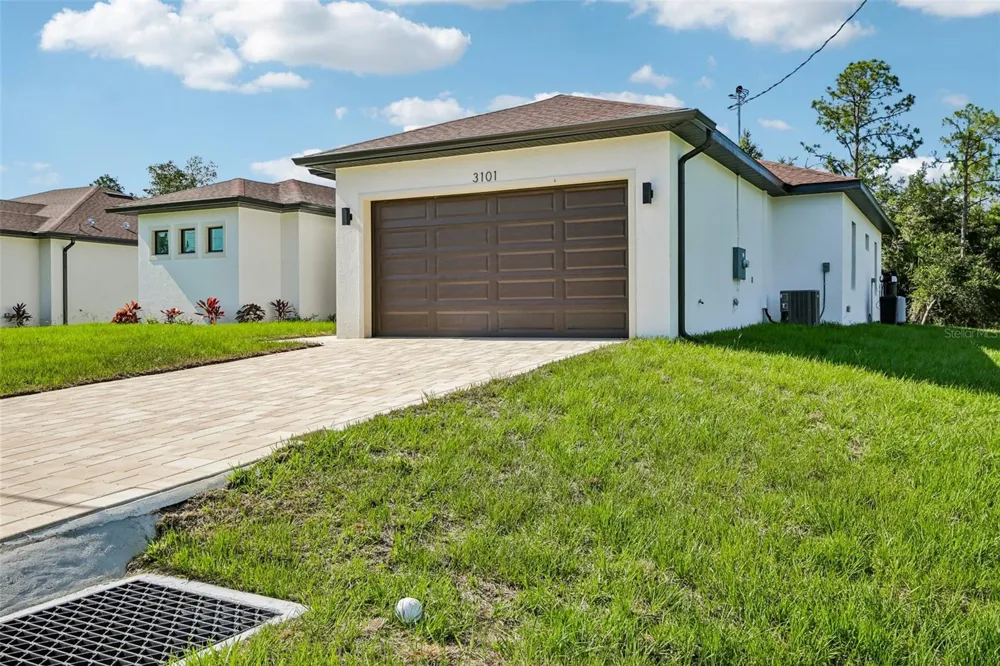 2935 JOLLIVETTE ROAD North Port, FL 34288