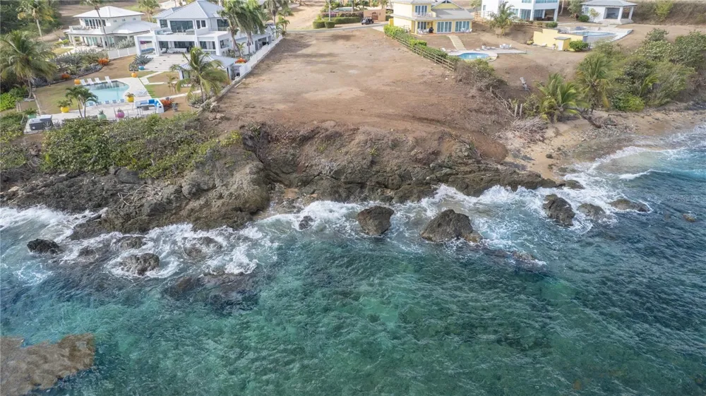 6 BEACH VILLAGE Vieques, PR 00765